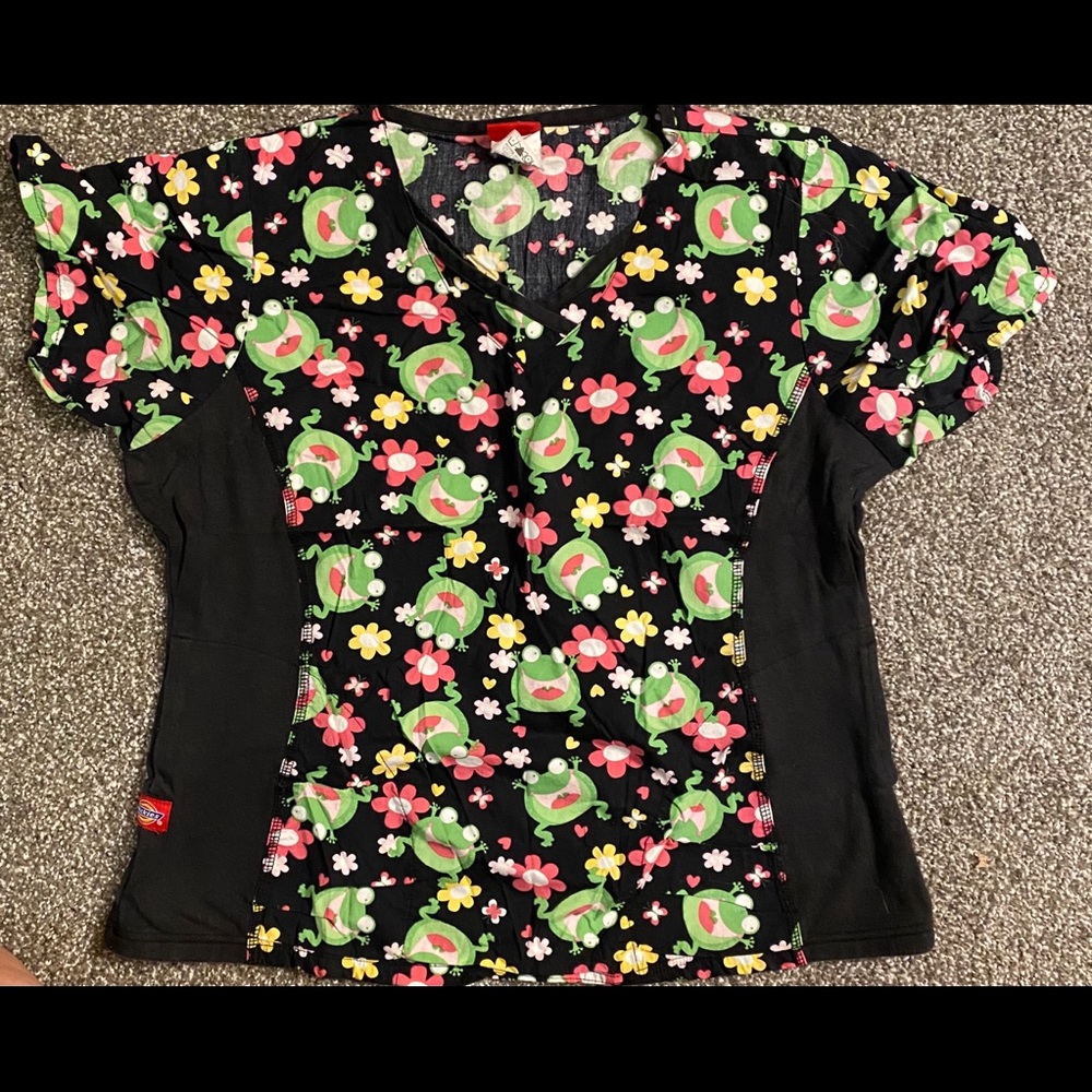 Dickies Frog Scrub Top
